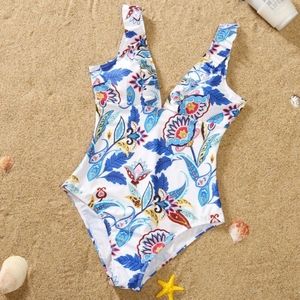 Blue Floral One Piece swimsuit Bathing Suit 6-7 Girls Ruffle V-neck Bikini.
